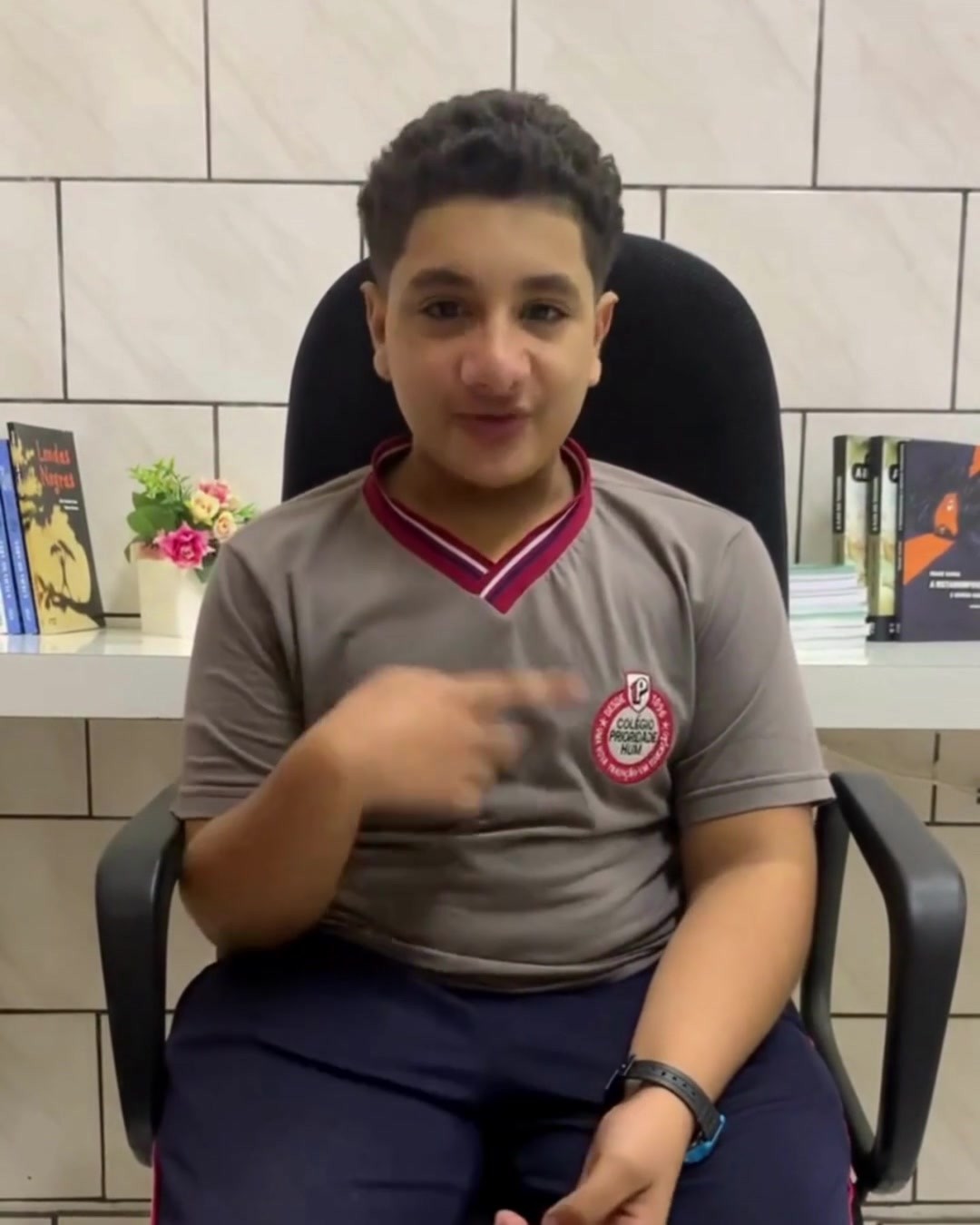 Aluno uniformizado do Prioridade Hum